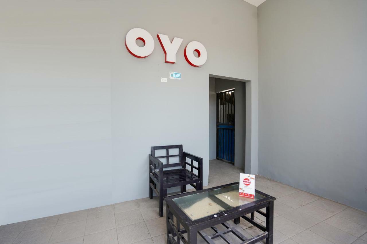 Oyo 1316 Mentari Family Homestay Probolinggo Kültér fotó