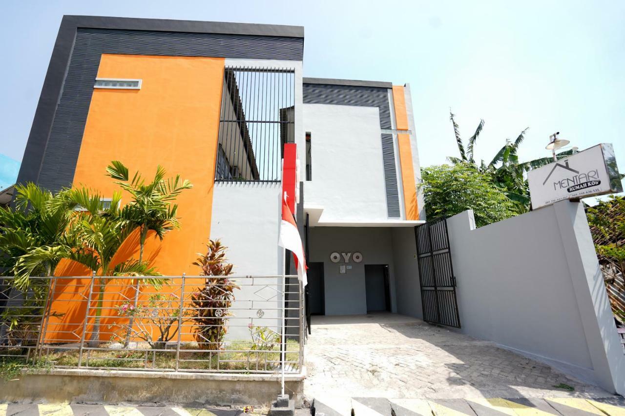 Oyo 1316 Mentari Family Homestay Probolinggo Kültér fotó