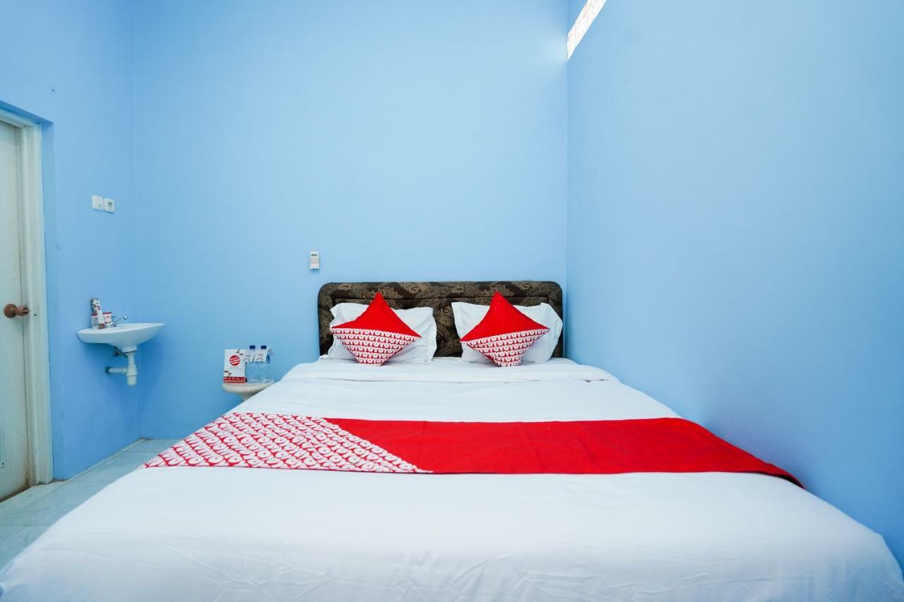 Oyo 1316 Mentari Family Homestay Probolinggo Kültér fotó