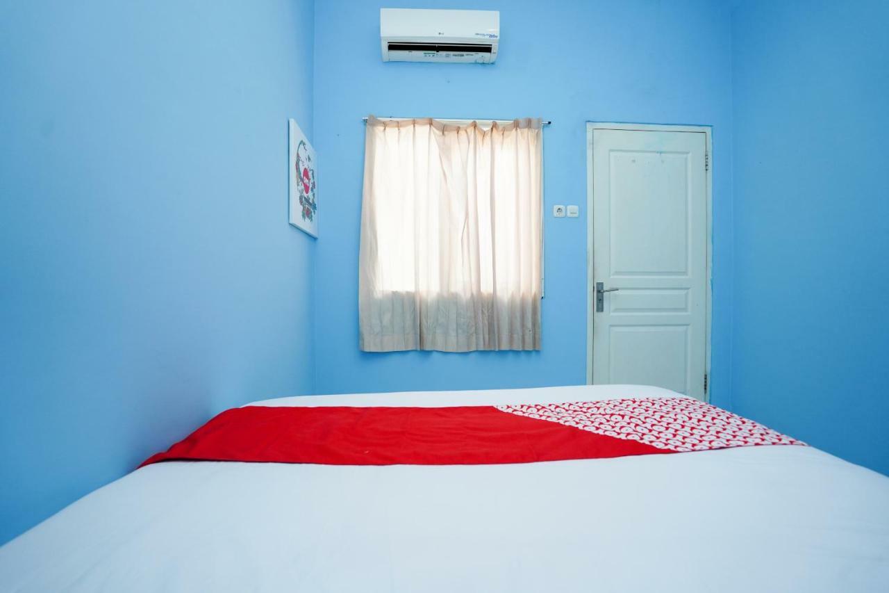Oyo 1316 Mentari Family Homestay Probolinggo Kültér fotó
