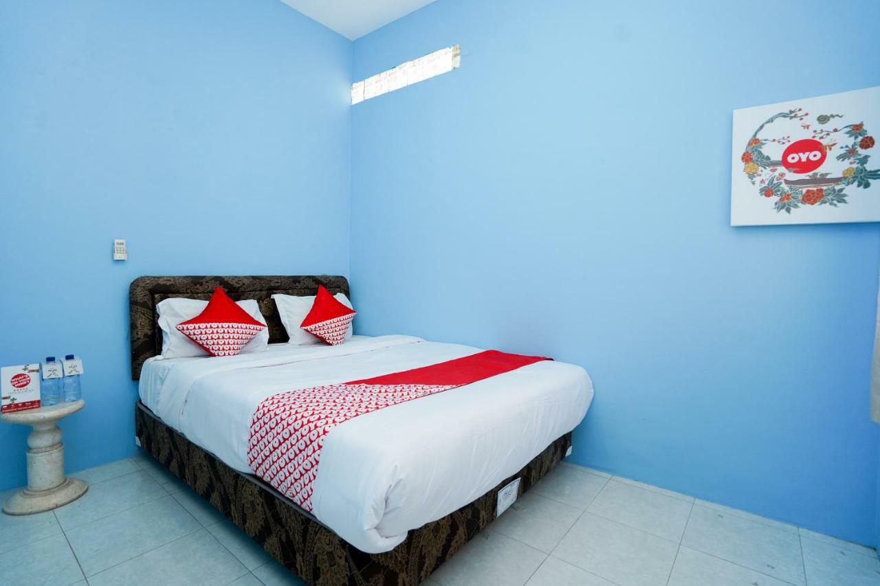 Oyo 1316 Mentari Family Homestay Probolinggo Kültér fotó